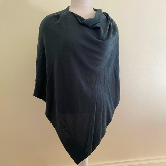 Sandwich poncho - Picture 1 of 4